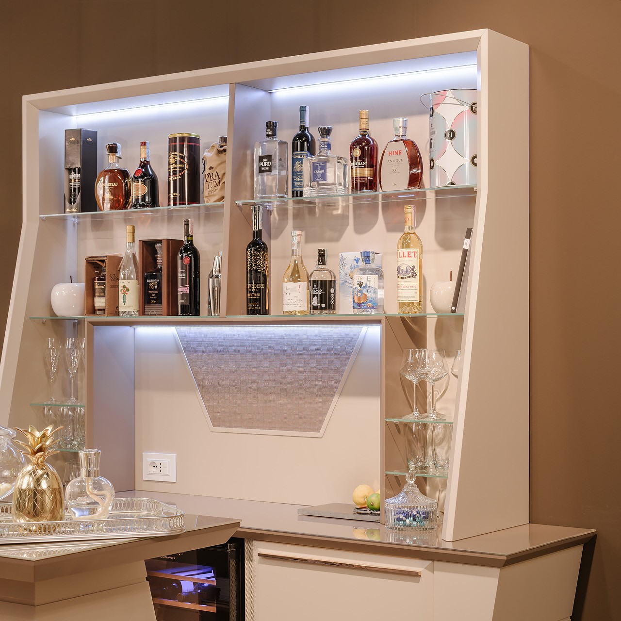 Hemingway Hausbar mit Theke