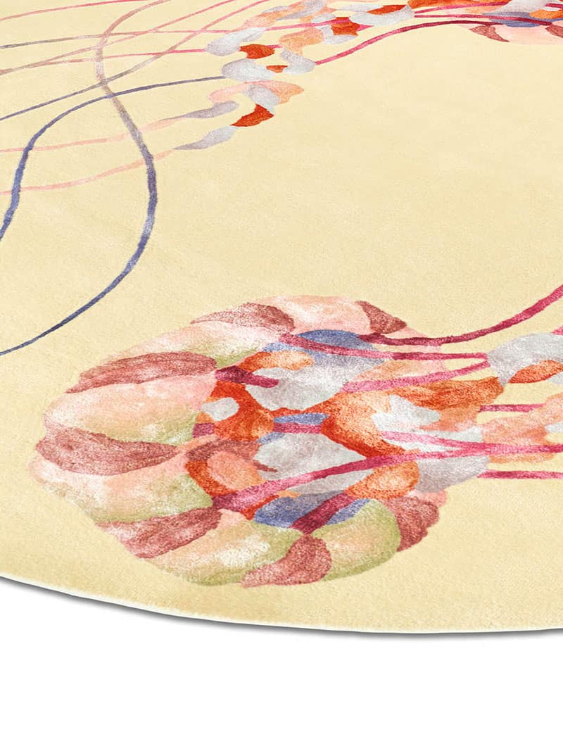Jellyfish Round Original auf Soft Yellow Teppich