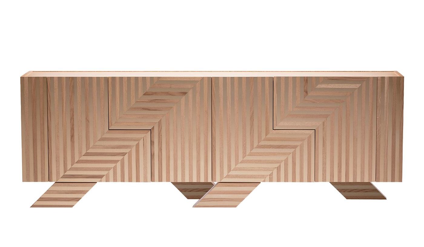 Elegantes Traubeneichen-Sideboard