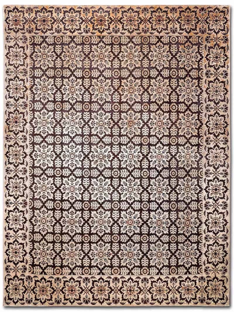 Tiles Original auf Tiefviolett Teppich