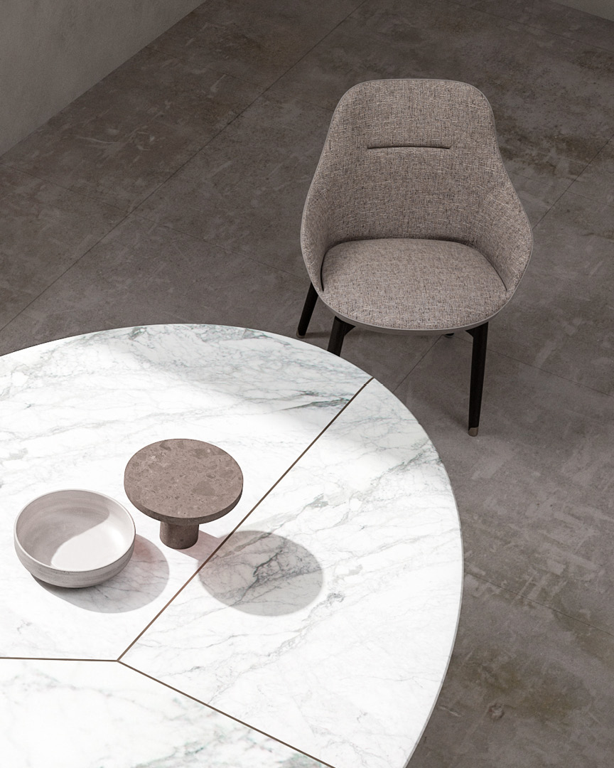 Klassischer gepolsterter Stuhl mit Armlehnen