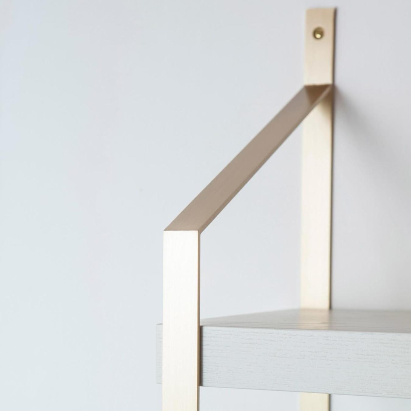 Mehrstöckiges Holz-Bücherregal