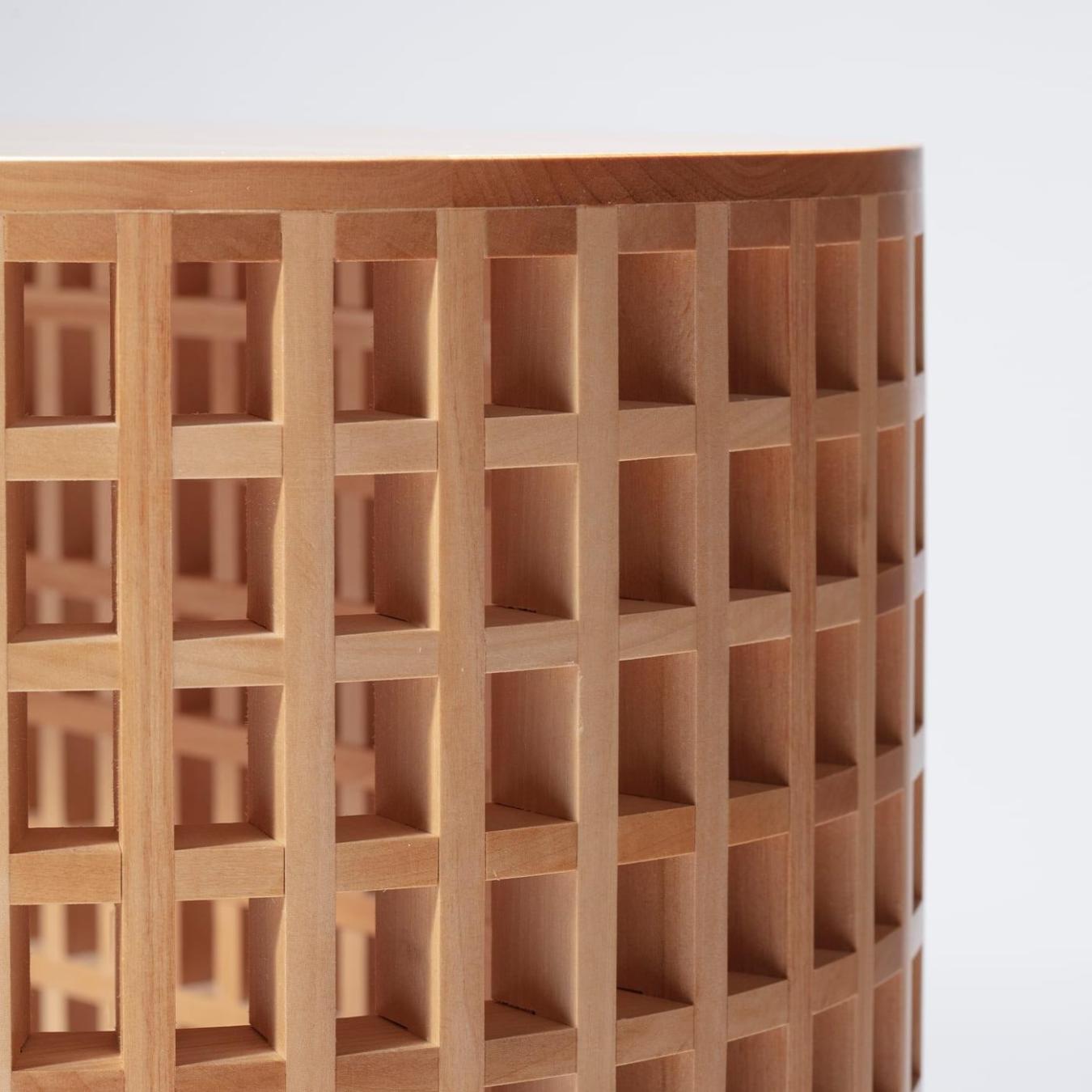 Strukturierter Holzschrank