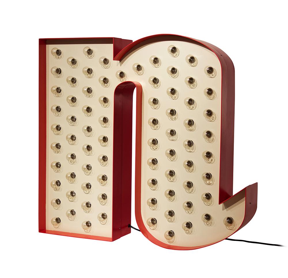 Noble Buchstabe N