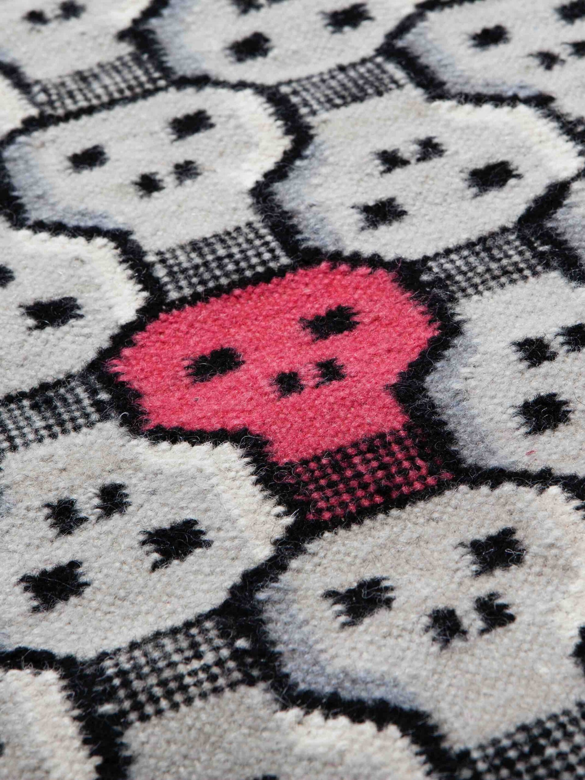 Knock Out Large Teppich