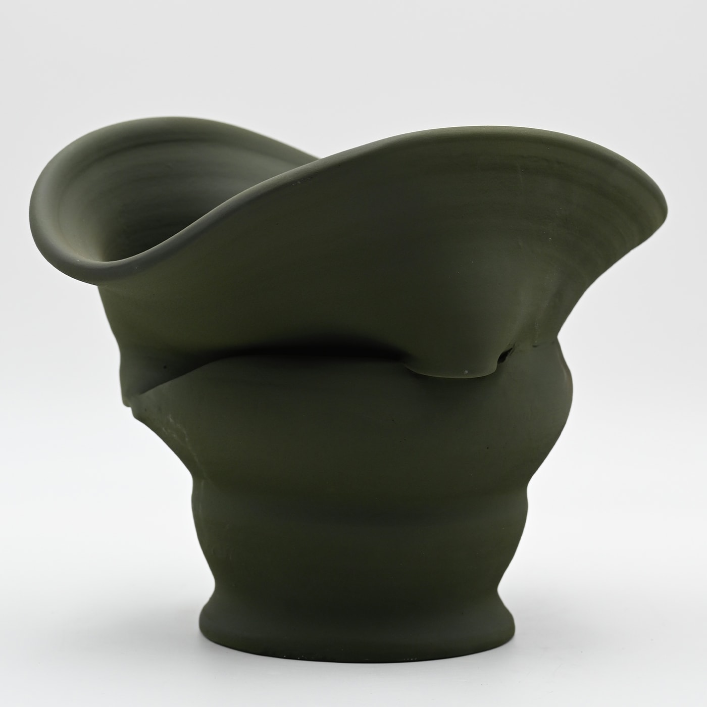 Grüne handgeformte Vase
