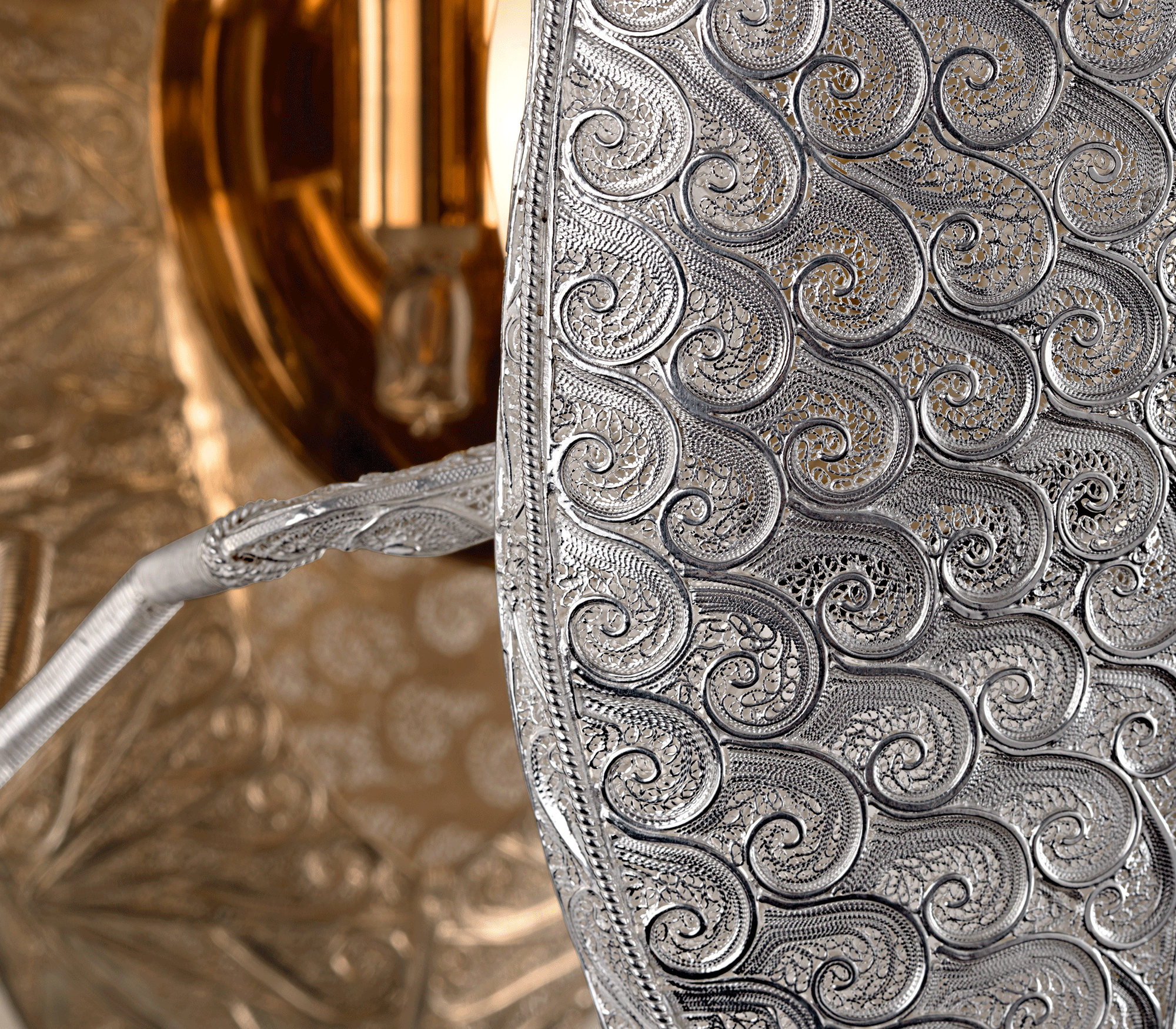 Filigran‑Skarabäus Wandleuchte