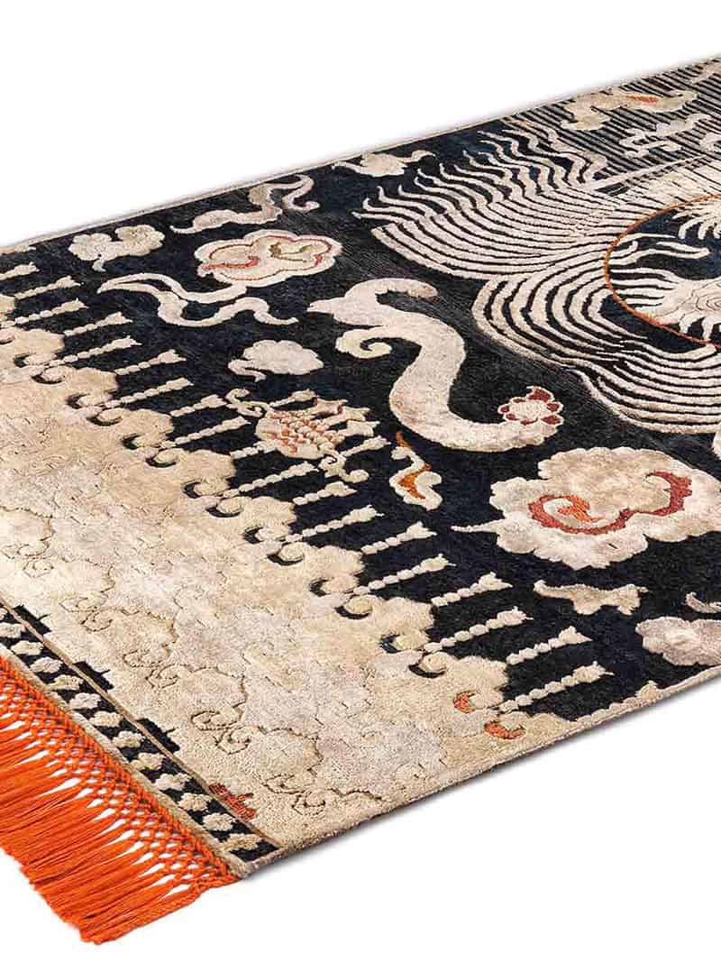 Dragon Copper Orange auf Schwarz mit feinen Linien Teppich | Größe: 160 x 365 cm
