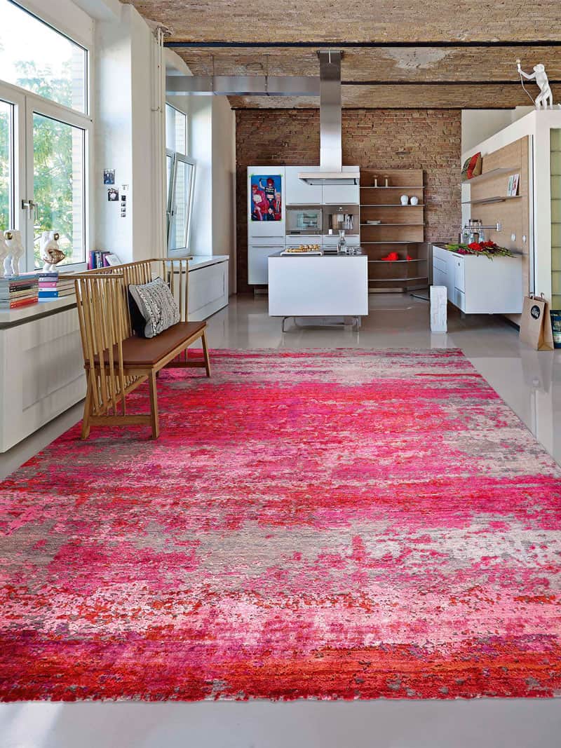 Rose Magenta auf Grau Teppich