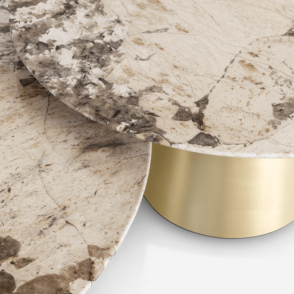 Kieran Hoher Couchtisch