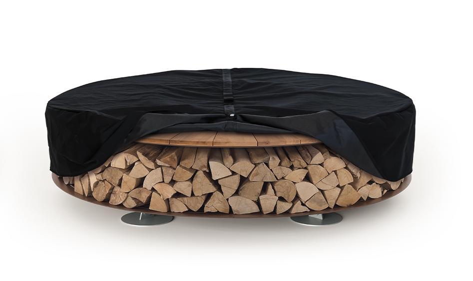 Zero Holz‑Feuerstelle | Fertigstellung: Kastanienholz | Dimensions: Ø 300 cm