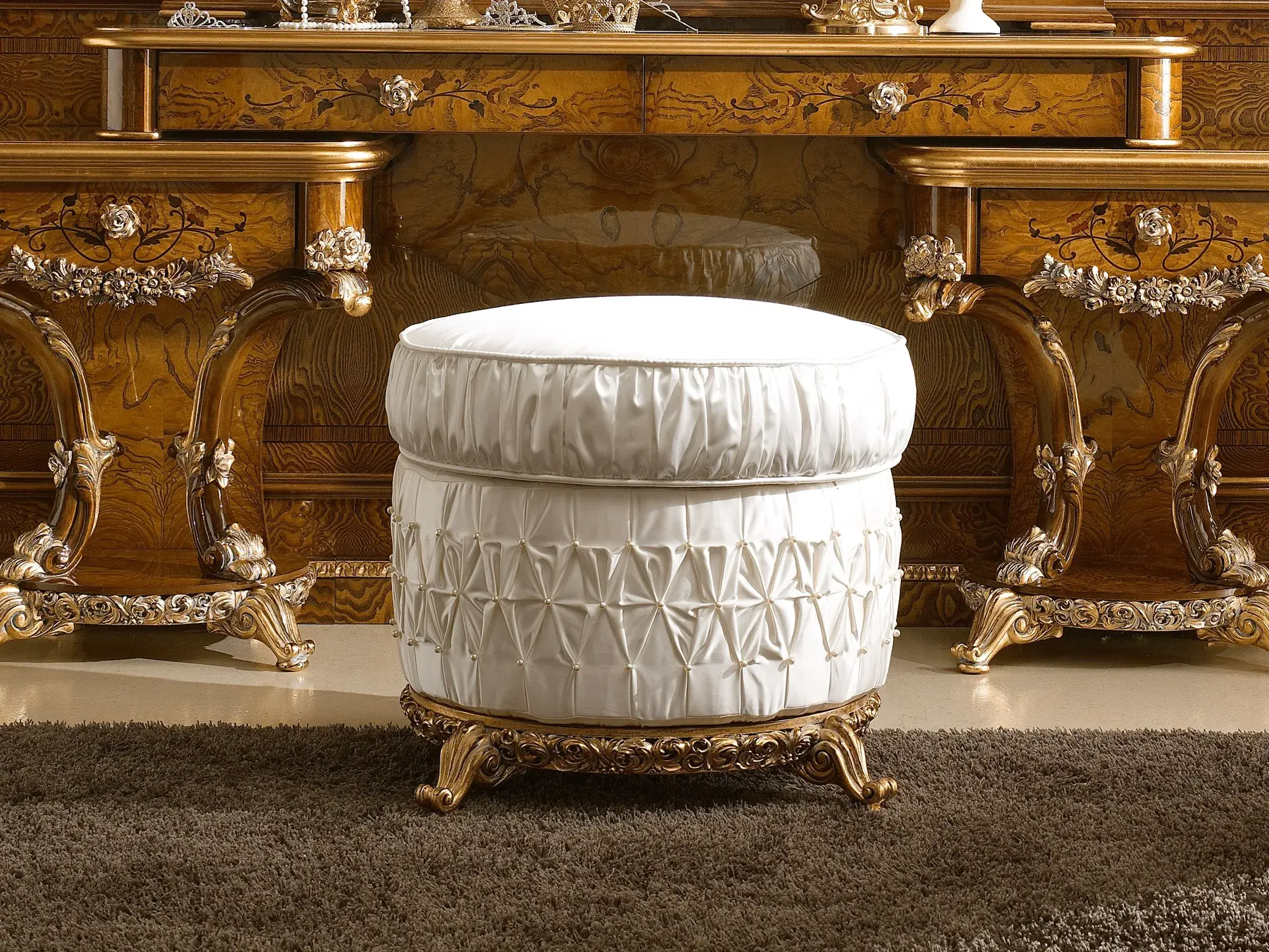 Runder Italian Pouf