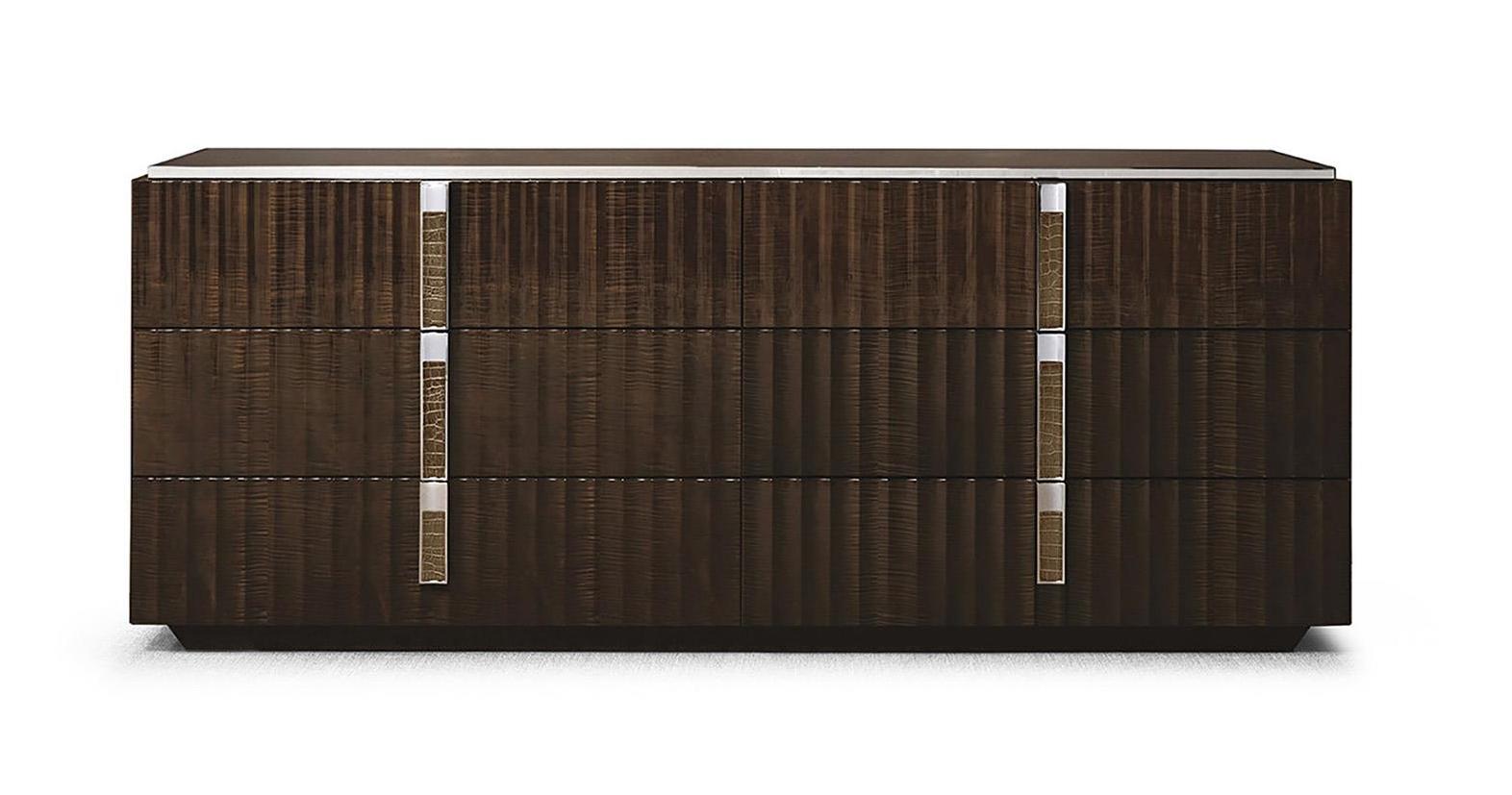 Kommode mit sechs Schubladen, Chrom- und Lederakzenten