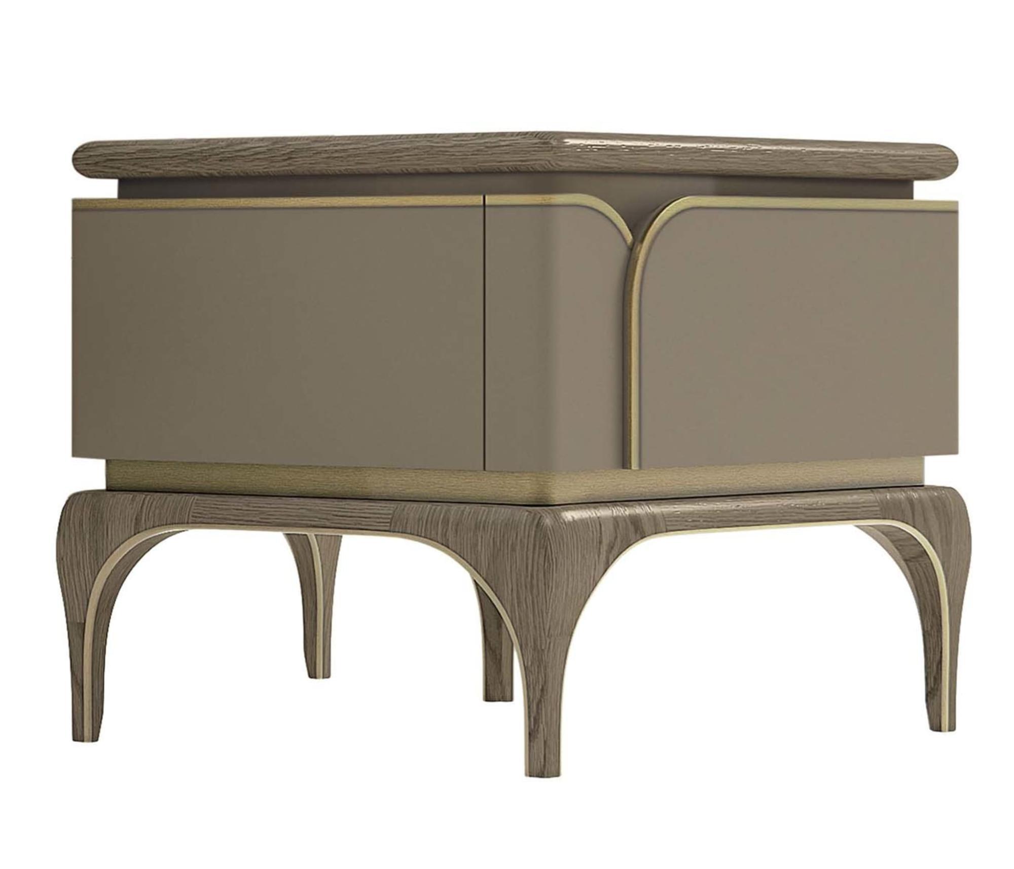 Handgefertigter italienischer Nachttisch