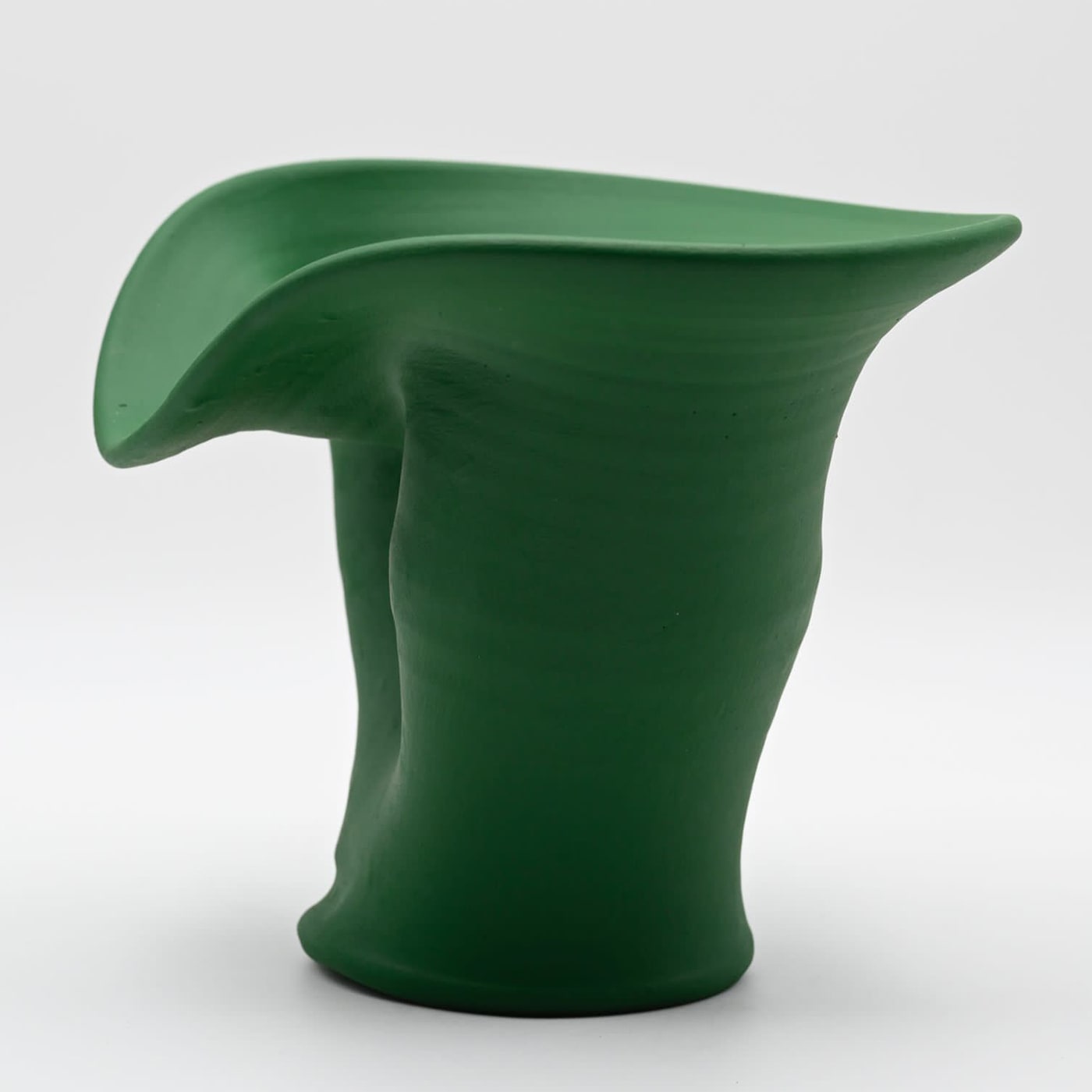 Grüne handgeformte Vase