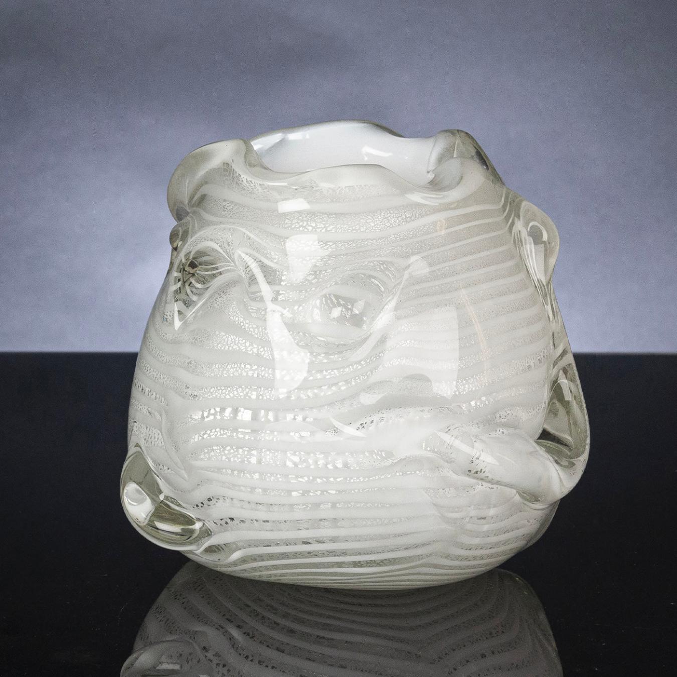 Dynamic Bowl Vase