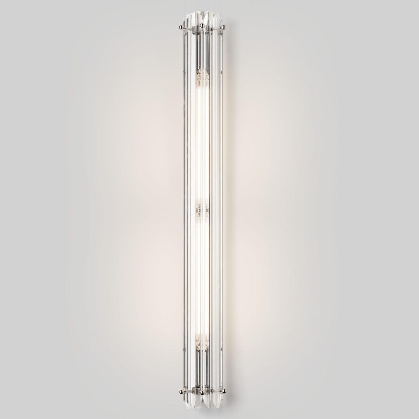 Minimalistischer Wandleuchter mit Triedro-Glaselementen