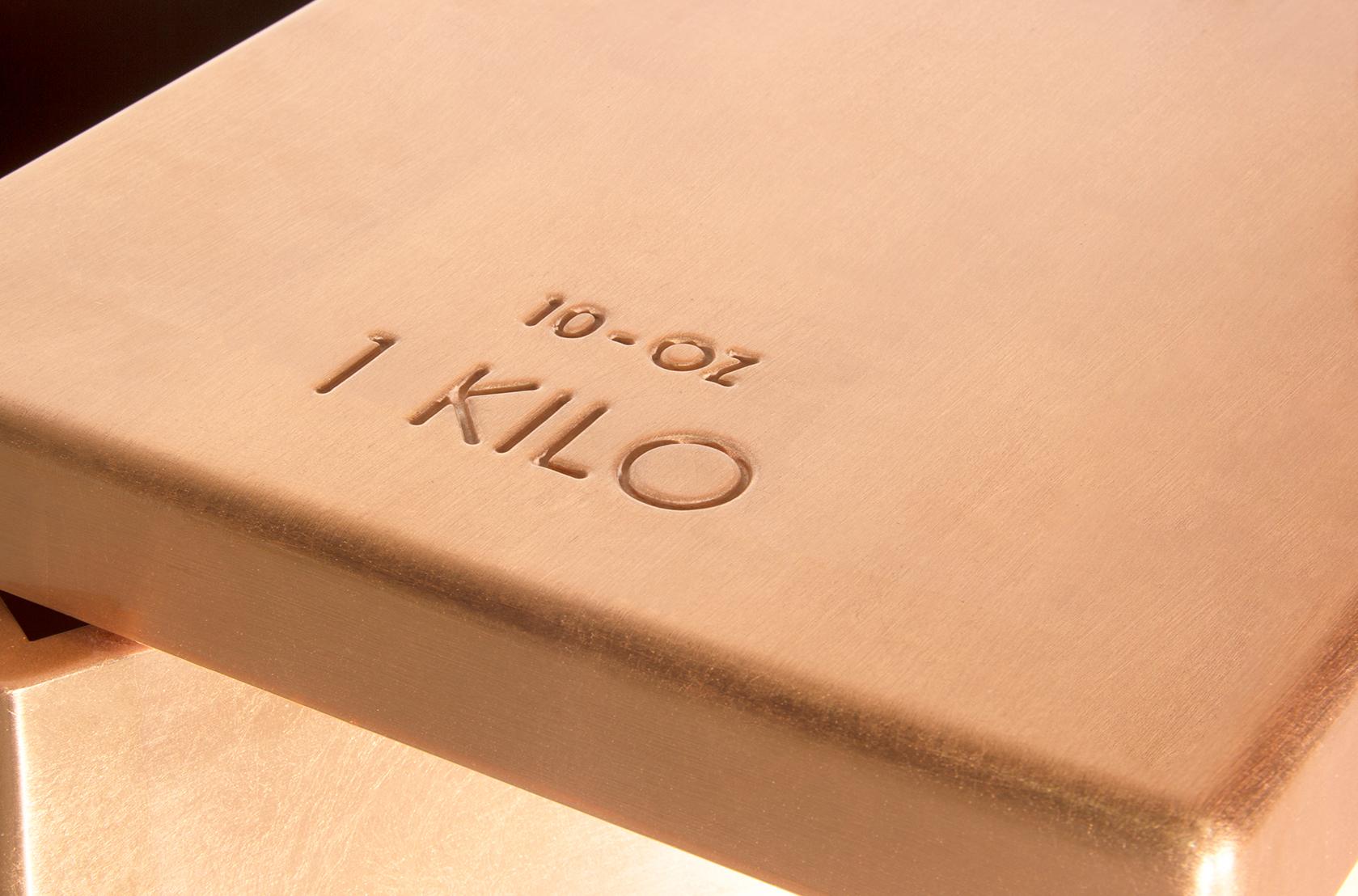 Rustikale Bronze-Spielzeugkiste