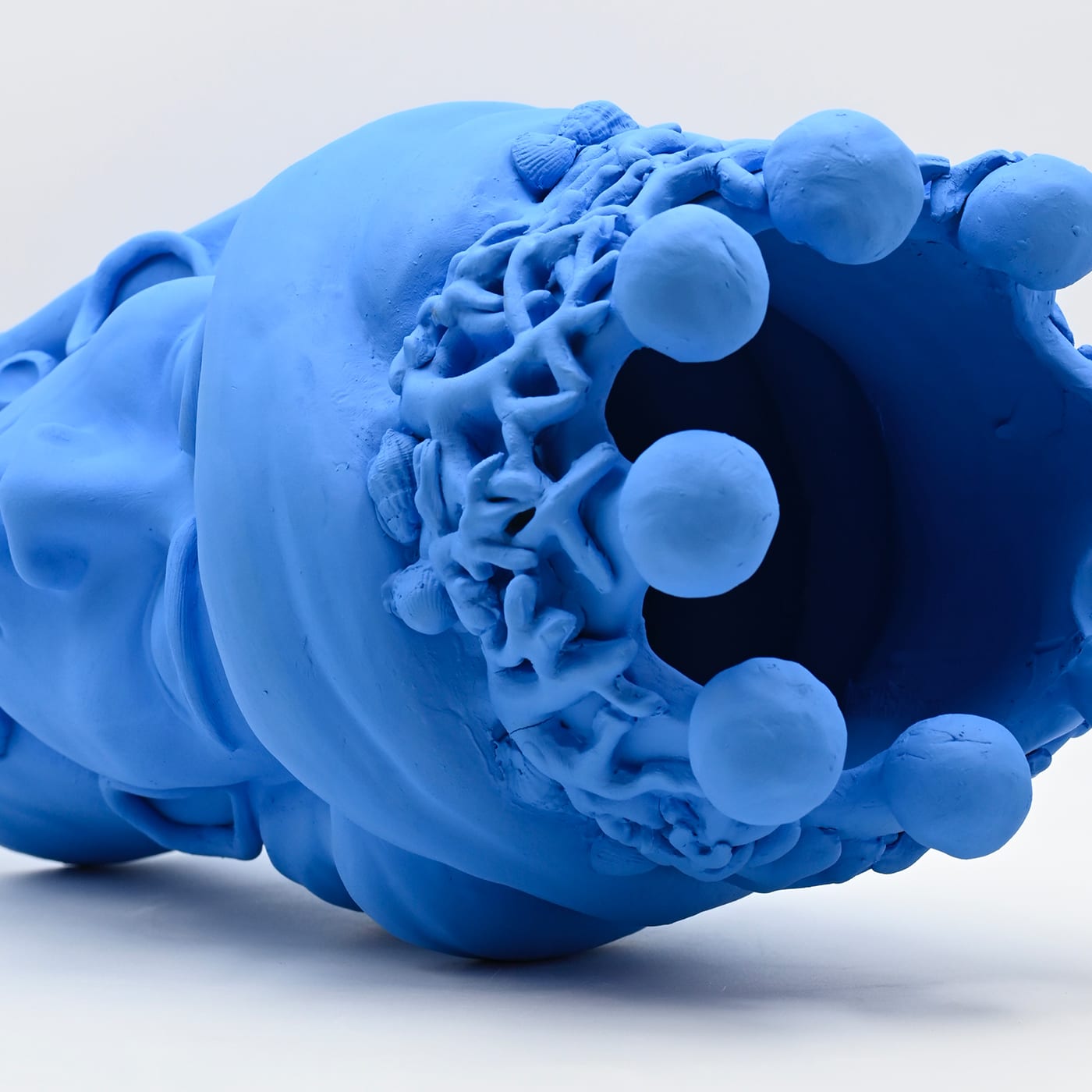 Maure‑Kopf hellblaue handgefertigte Skulptur