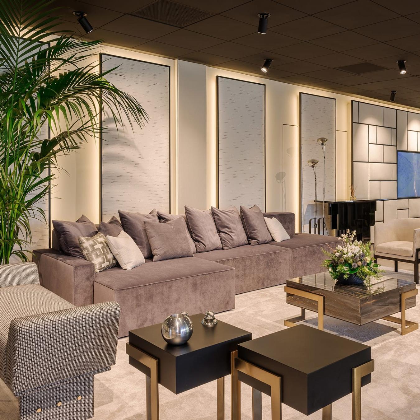 Bonnie Zeitgenössisches italienisches Sofa