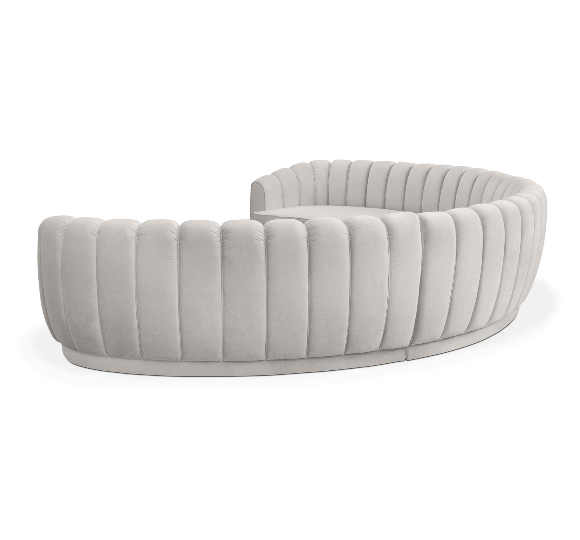 Raffiniertes Rundes Drei-Sitzer-Sofa