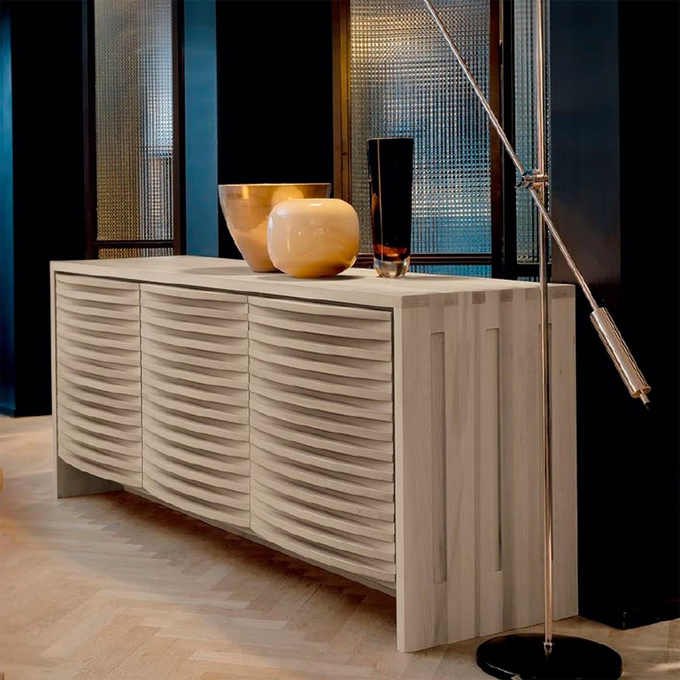 Onda Graues massives Walnuss‑Sideboard