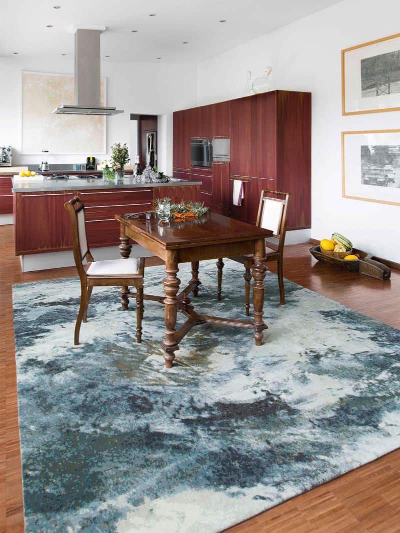 Waves Original auf Grau‑Grün Teppich