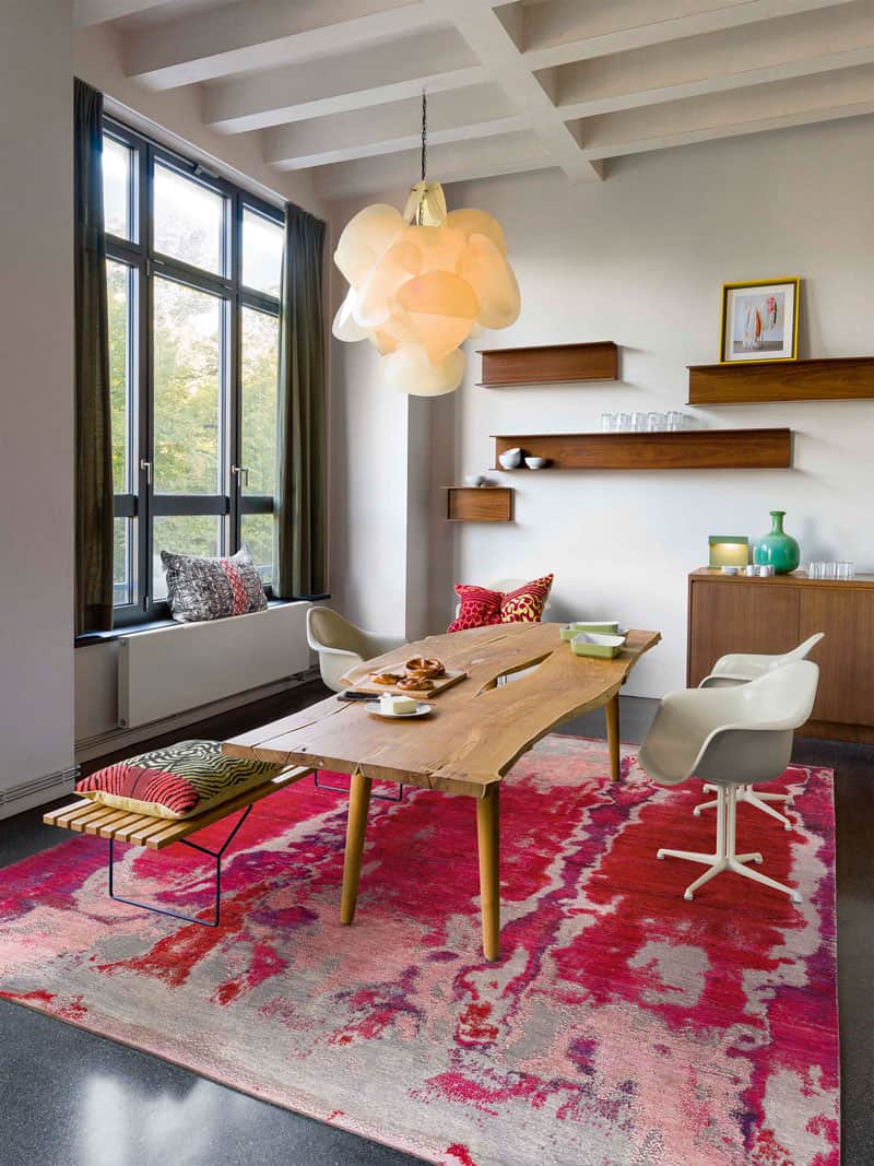 Rose Magenta auf Grau Teppich