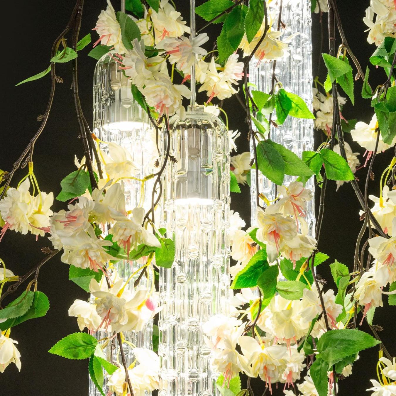 White Cascade Kleiner Kronleuchter