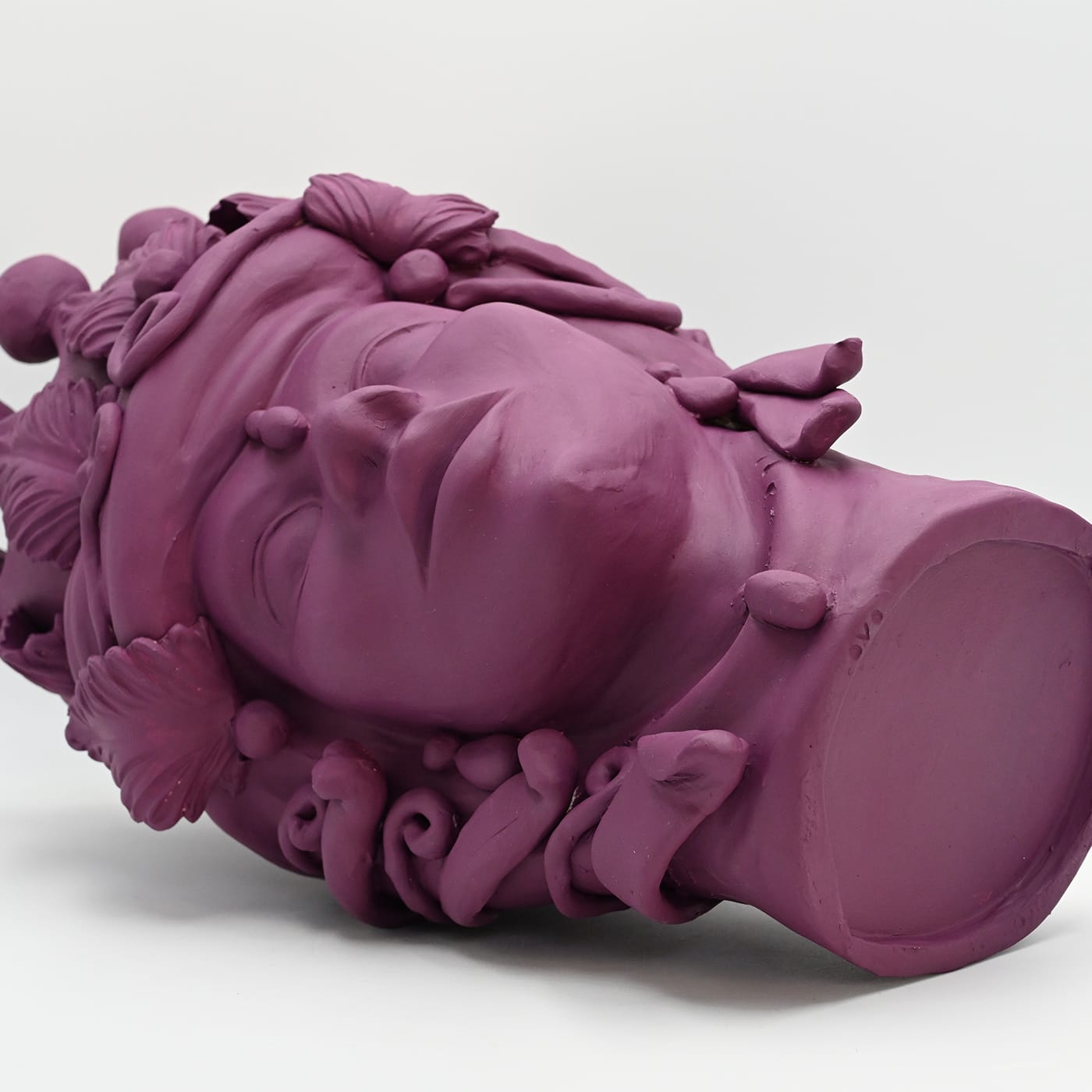 Maure‑Kopf lila handgefertigte Skulptur