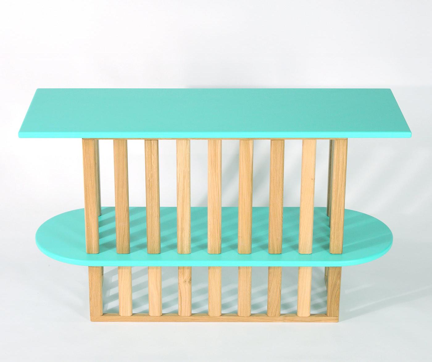 Grünes zweistöckiges Bücherregal