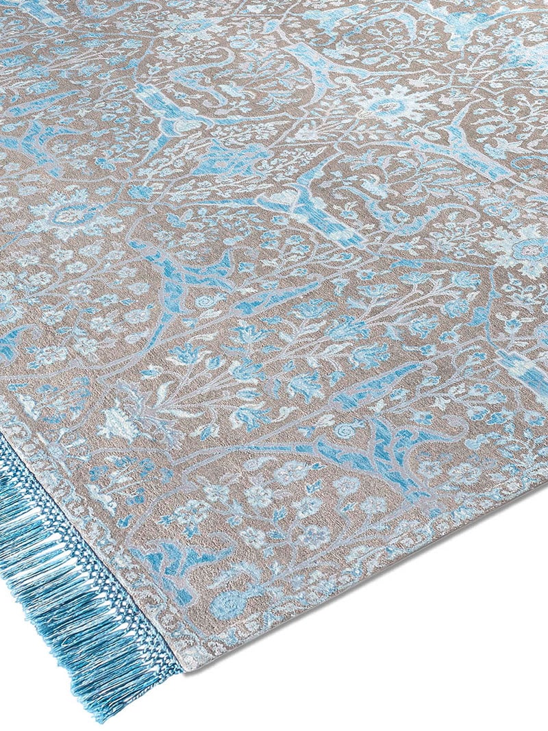 Teheran Electric Blue auf Naturgrau Teppich