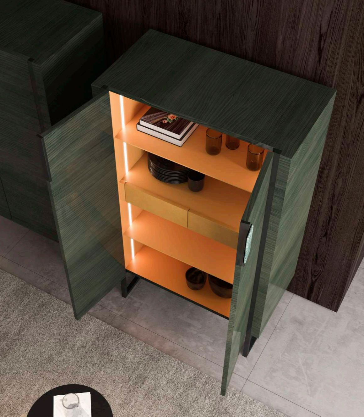 Italienischer Holzschrank mit Beleuchtung