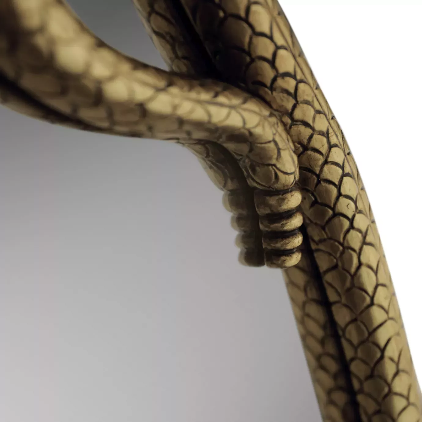 Serpentine Birnen‑Spiegel