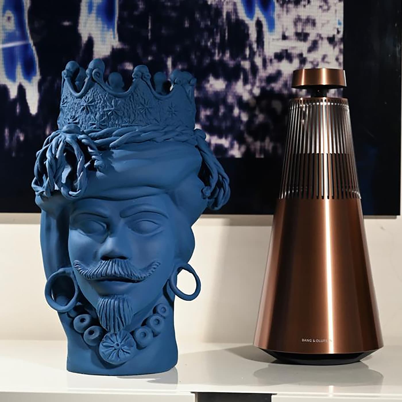 Maure‑Kopf blaue Skulptur