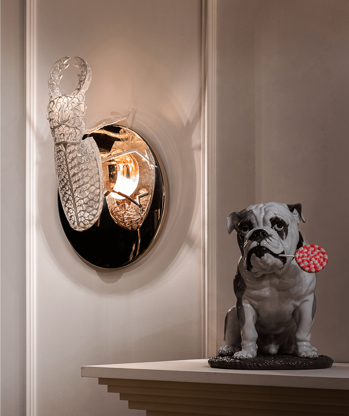 Filigran‑Skarabäus Wandleuchte