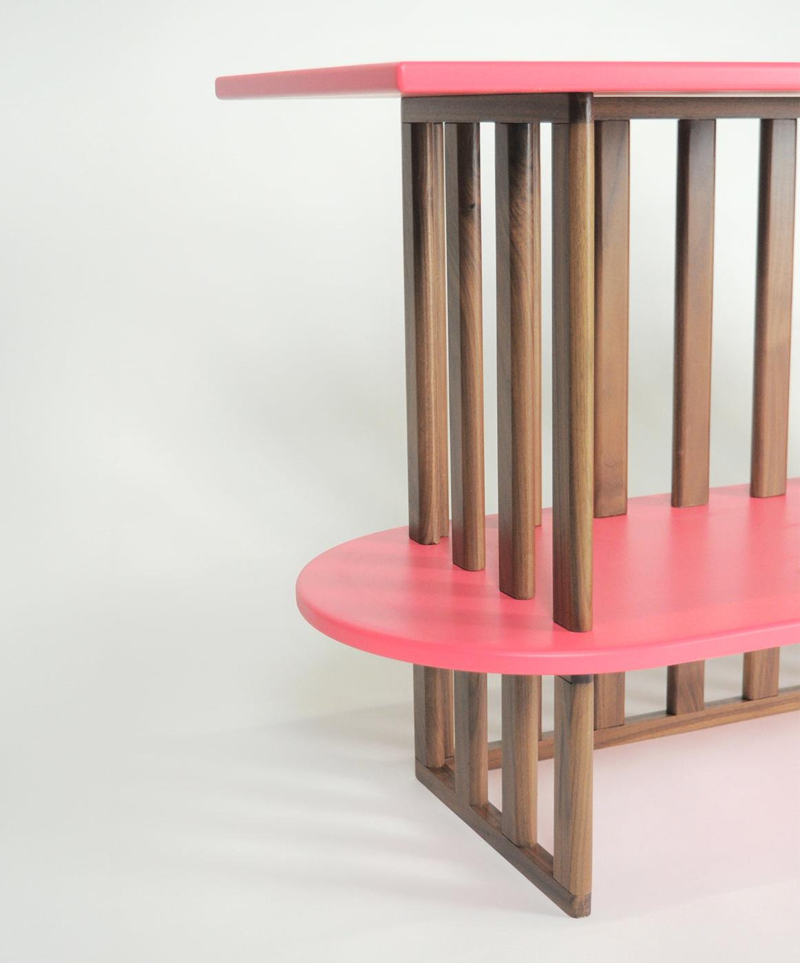 Rosa zweistöckiger Konsolentisch