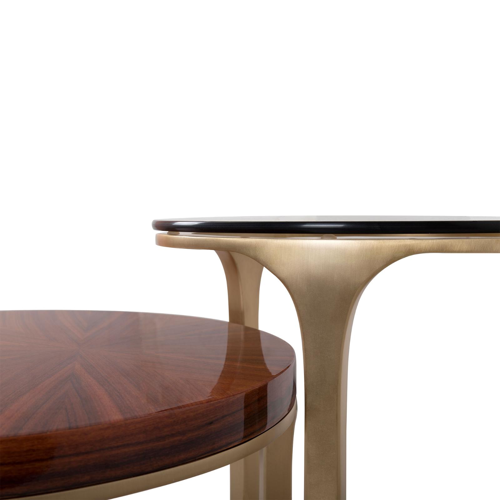 Zweistöckiger Beistelltisch