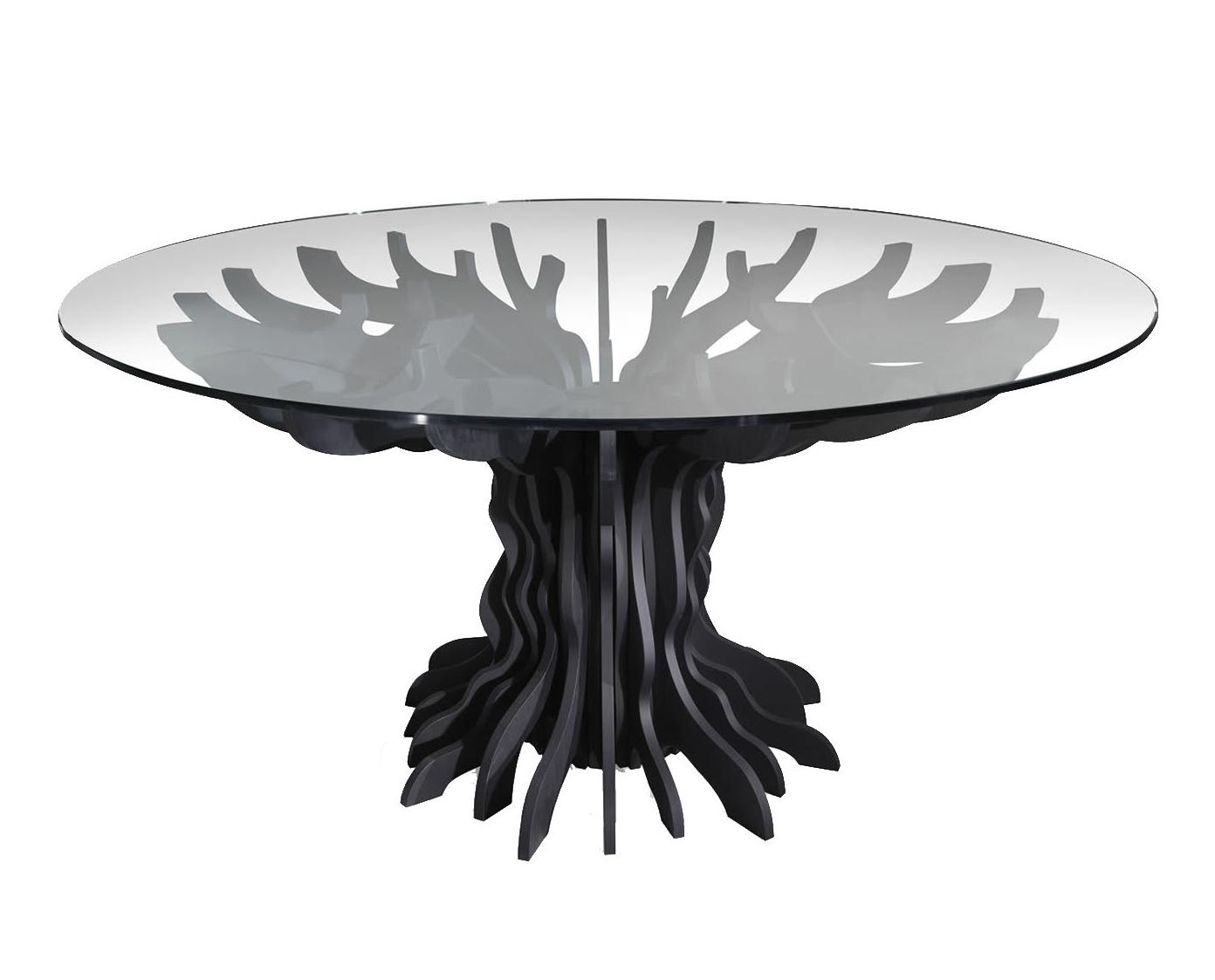 Schwarzer Tisch mit Glasplatte