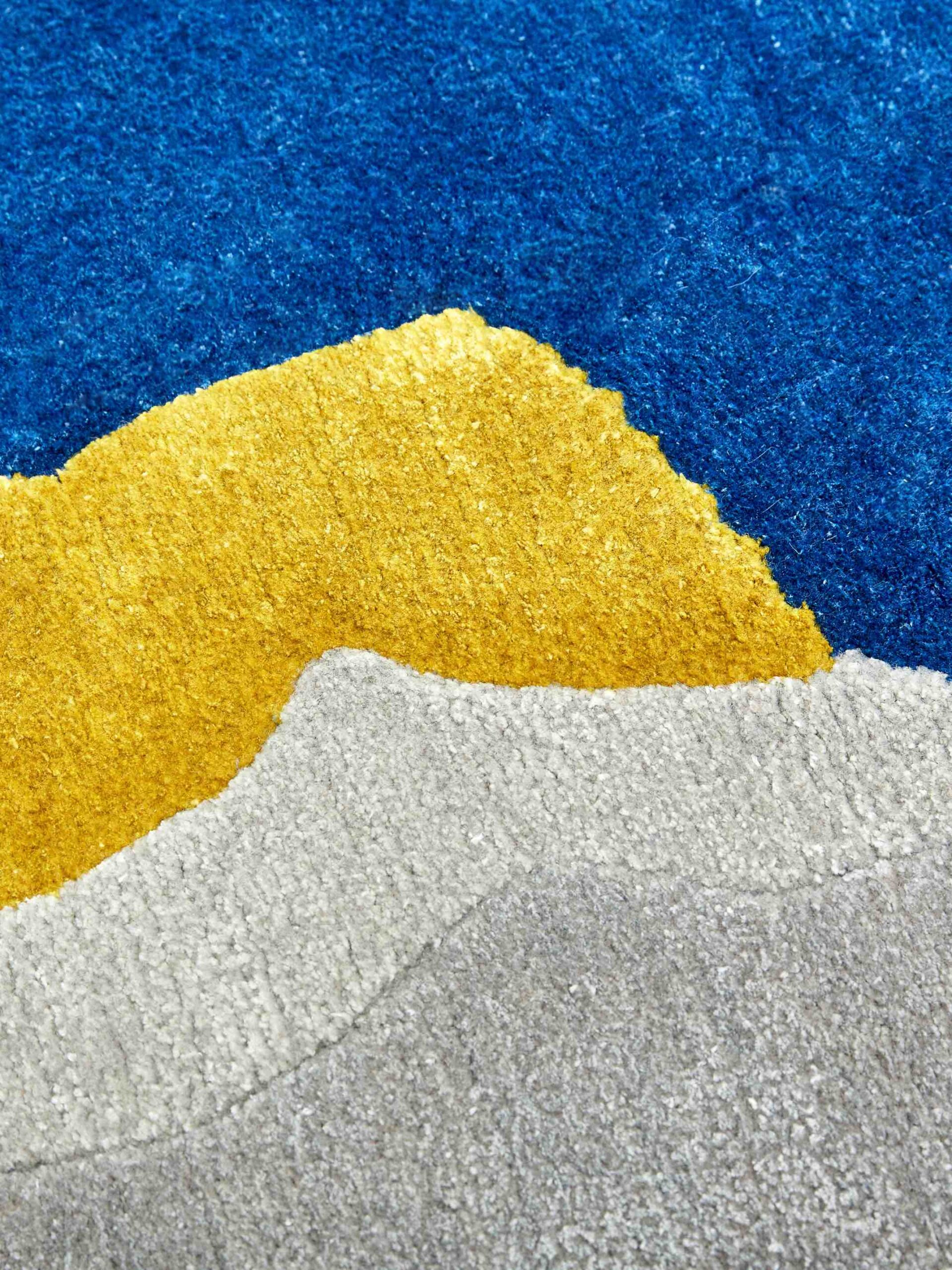 Ripped And Teared And Colored 3 Teppich | Größe: 200 x 300 cm