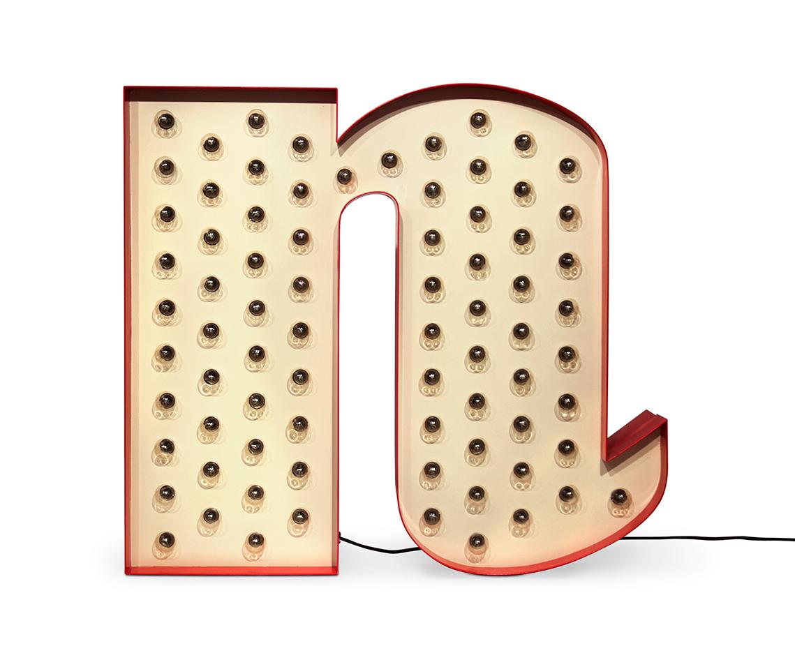 Noble Buchstabe N