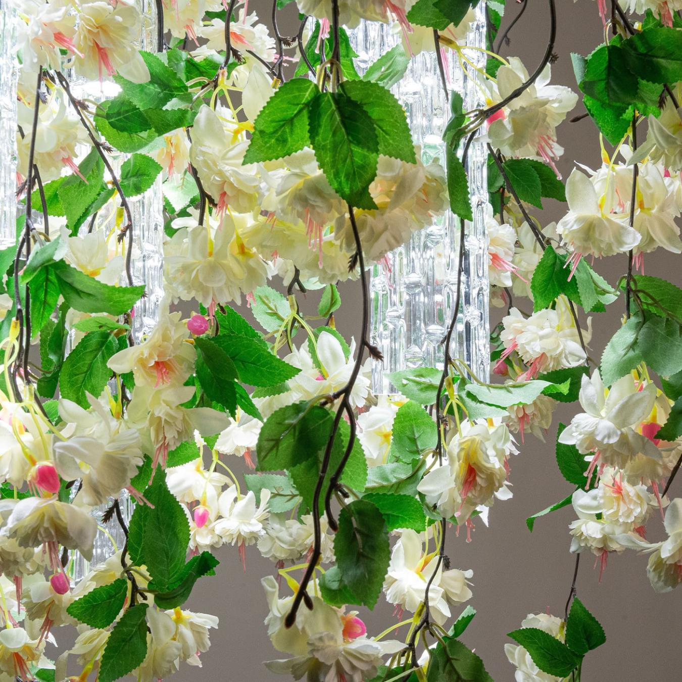 White Cascade Großer Kronleuchter