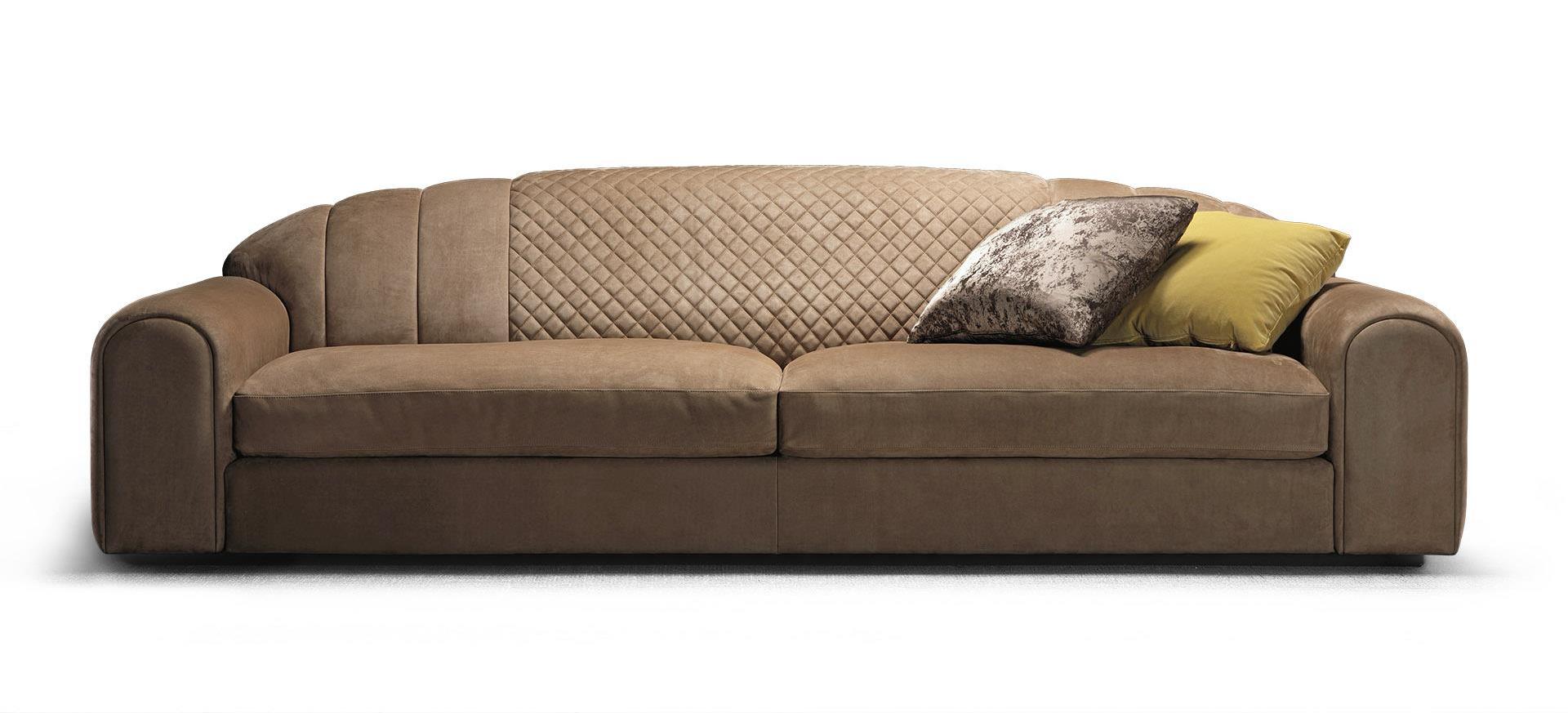 Plüsch‑Sofa mit großer Sitzfläche