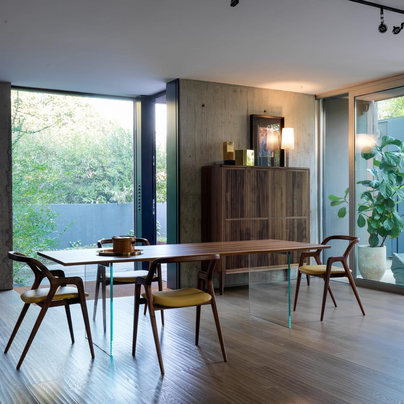 Eleva Braunes hohes Sideboard