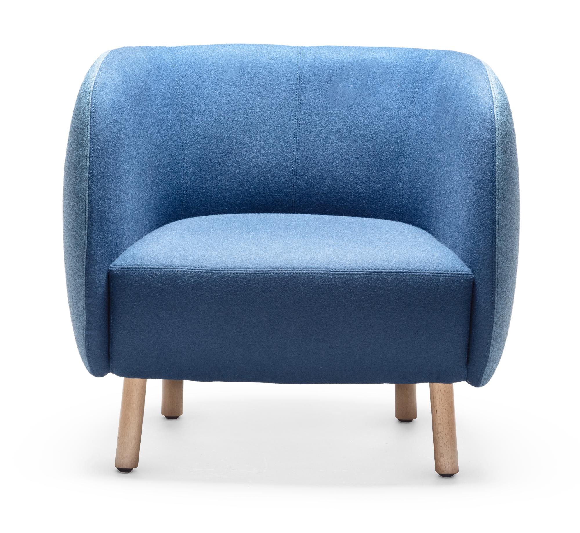 Mousse P Blauer Sessel