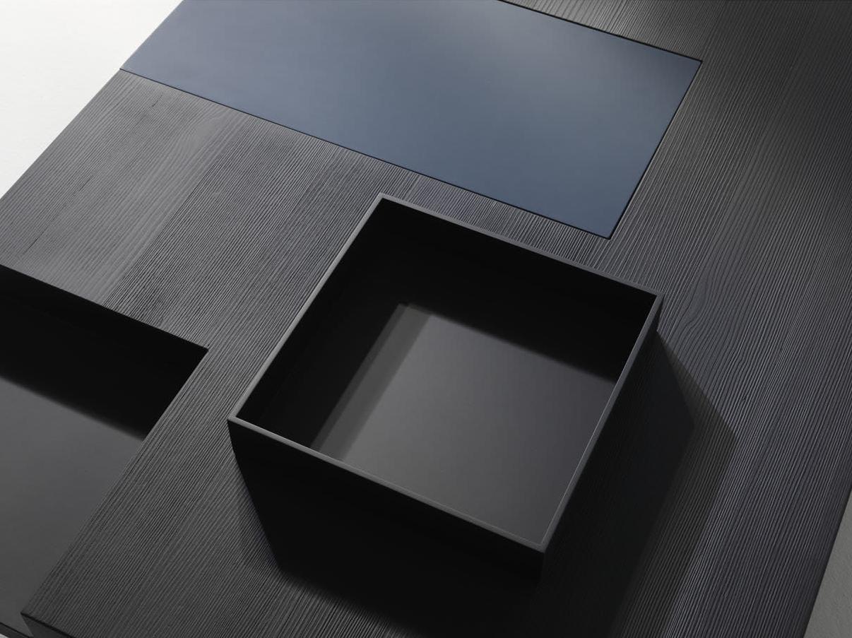 Niedriger Holz-Couchtisch