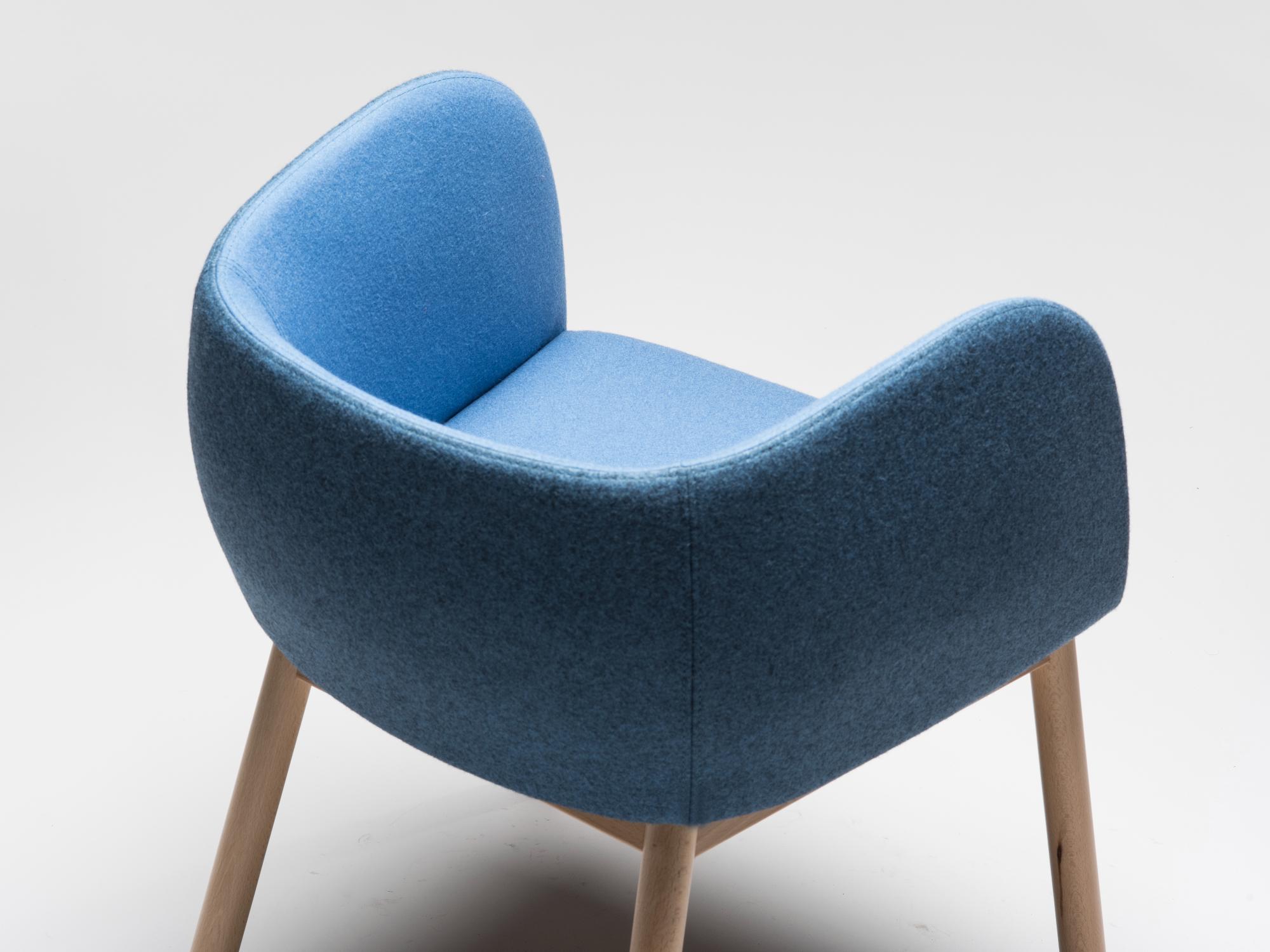 Mousse SP Blauer Sessel