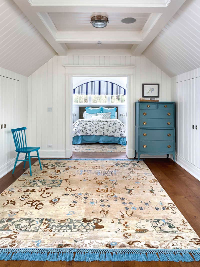 Dragon Light Blue auf Creme mit feinen Linien Teppich