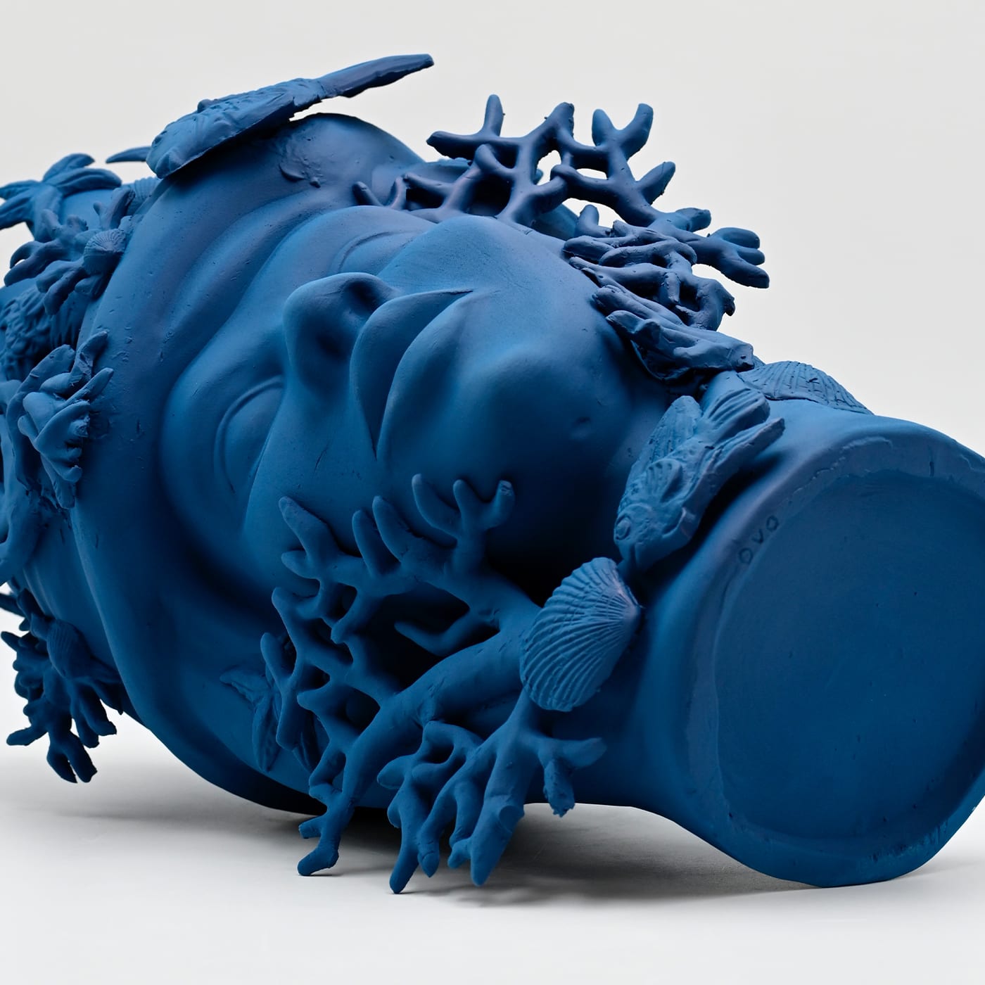 Maure‑Kopf royalblau handgefertigte Skulptur