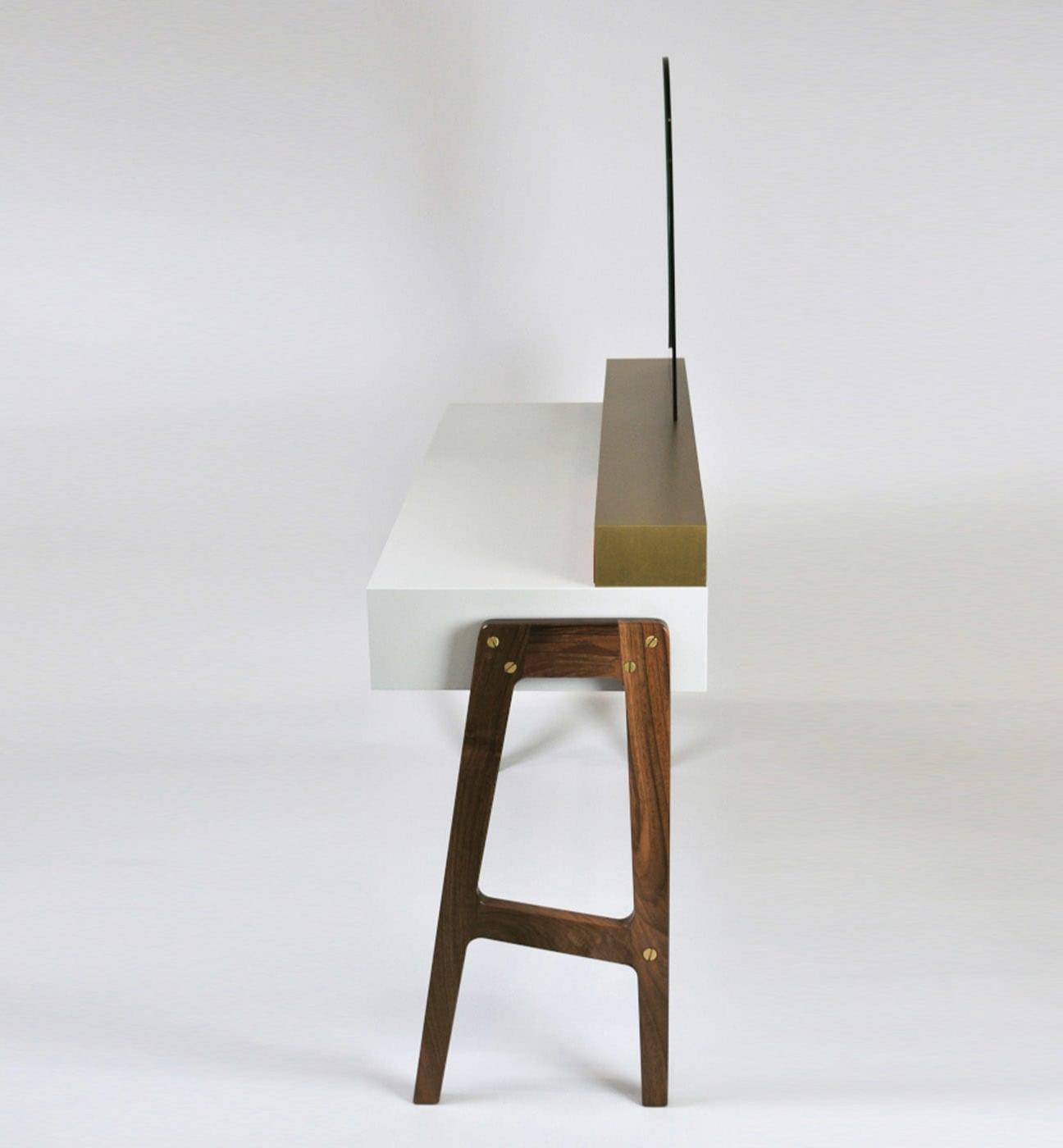 Raffinierter Schminktisch mit Spiegel